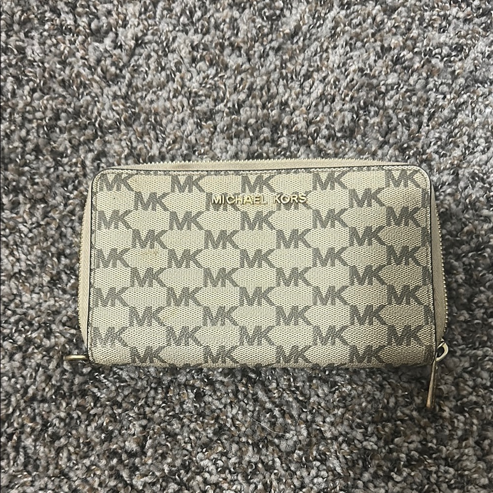 Michael Kors Brown Wallet Classic Design